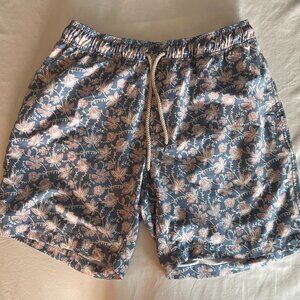 Faherty Beacon Swim Trunks – Men’s XL | Faded Floral Batik, Mesh Lined, Like New